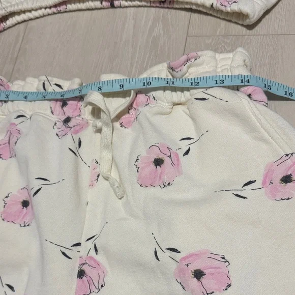 Arizona Jean Company Floral Top And High Waist Shorts in Pink and Cream Set - Picture 7 of 9